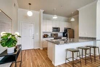 2305 Worthington St in Dallas, TX - Foto de edificio - Building Photo