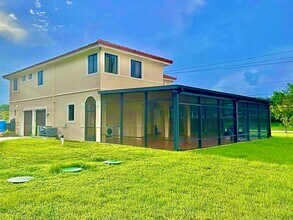 3301 SW 139th Ave in Miramar, FL - Building Photo - Building Photo