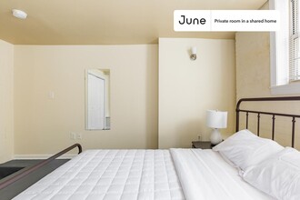 Private bedroom in 4 bed/2 bath Home in Washington, DC - Building Photo - Building Photo