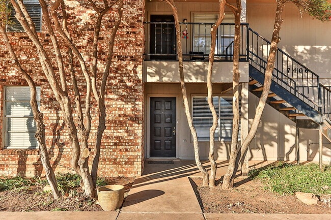 7406 Waco Ave in Lubbock, TX - Building Photo - Building Photo