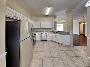 823 Springwood Cir in Bradenton, FL - Building Photo - Building Photo