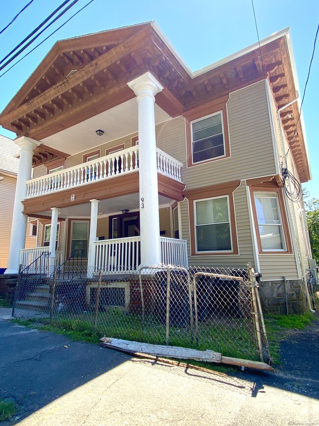 93 Hillside Ave in Waterbury, CT - Building Photo - Building Photo