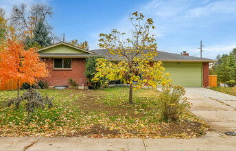 1105 S Estes St in Lakewood, CO - Building Photo - Building Photo