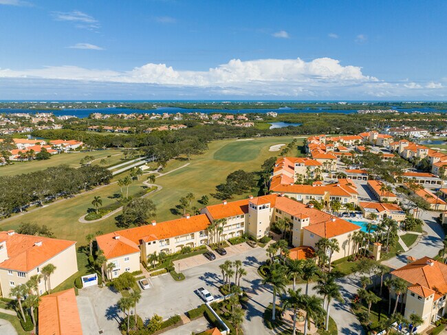 5060 Harmony Cir in Vero Beach, FL - Building Photo - Building Photo