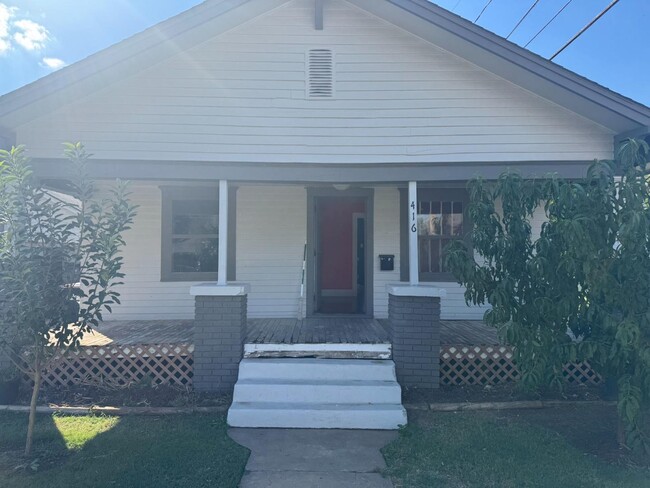 property at 416 S Adams St