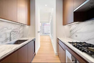 15 E 30th St in New York, NY - Building Photo - Building Photo