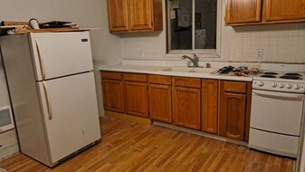 412 W Main St, Unit F in Centralia, WA - Building Photo