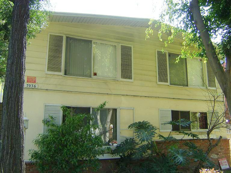 7036 Hawthorn Ave in Los Angeles, CA - Building Photo