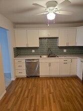 2076 Chateau Ct, Unit 112 in Grafton, WI - Foto de edificio - Building Photo