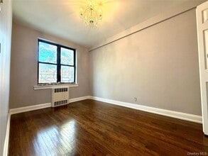 52-30-52-39 39th Ave in Queens, NY - Building Photo - Building Photo