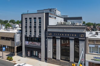Titan Union Luxury Apartments in Union Township, NJ - Foto de edificio - Building Photo