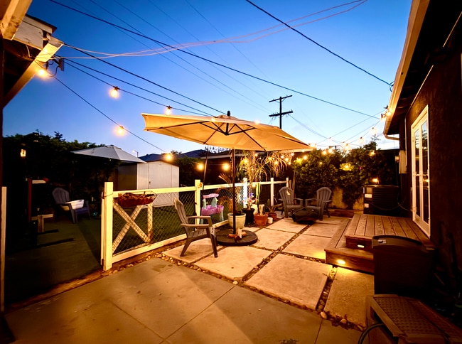 property at 1940 W 93rd St
