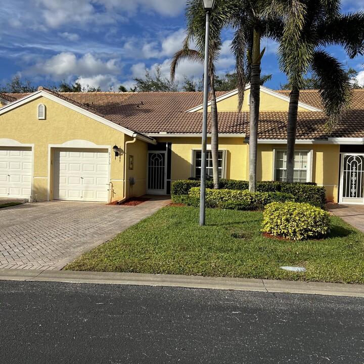 9315 Bridgeport Dr in West Palm Beach, FL - Building Photo