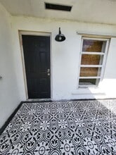 1998 NE 135th St in North Miami, FL - Building Photo - Building Photo