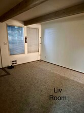 21521 73rd Pl W in Edmonds, WA - Foto de edificio - Building Photo