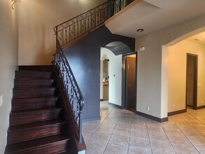 2331 Calloway Dr in Bakersfield, CA - Building Photo - Building Photo
