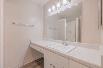 Villa Knolls Apartments in La Mesa, CA - Building Photo - Building Photo