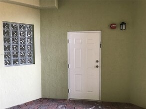 210 NW 109th Ave in Miami, FL - Building Photo - Building Photo