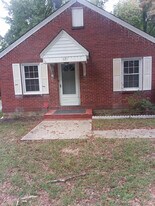 671 Park Ave in Danville, VA - Building Photo