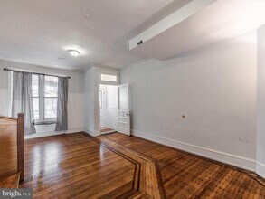 242 Berkley St in Philadelphia, PA - Building Photo - Building Photo