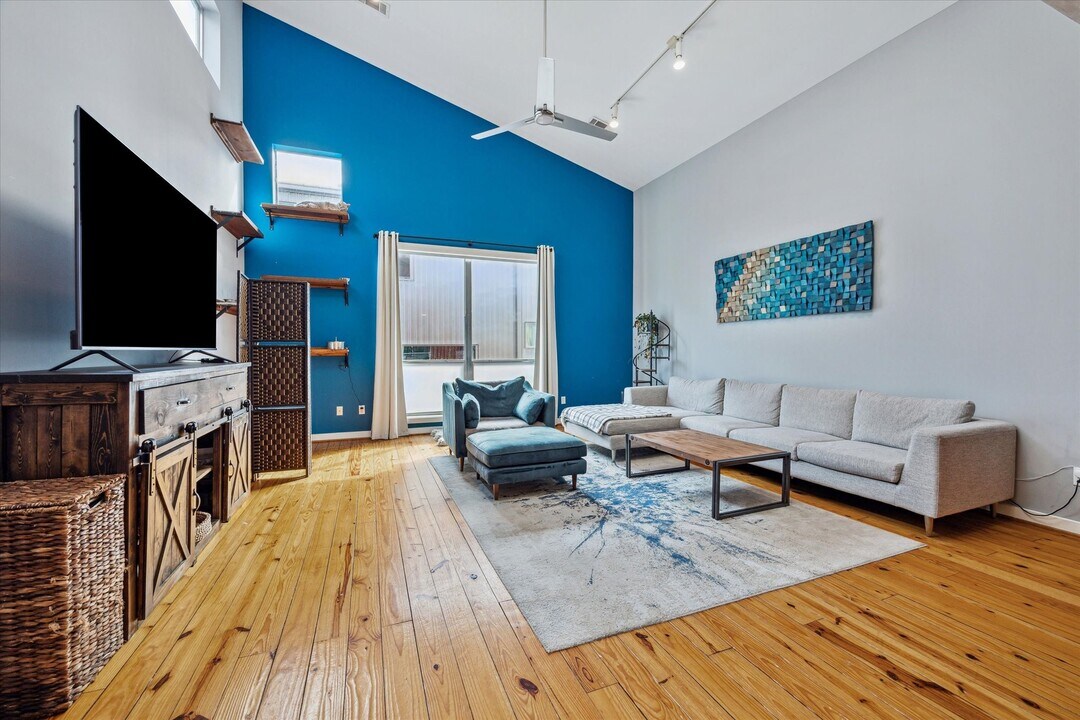 815 Robin St in Houston, TX - Building Photo