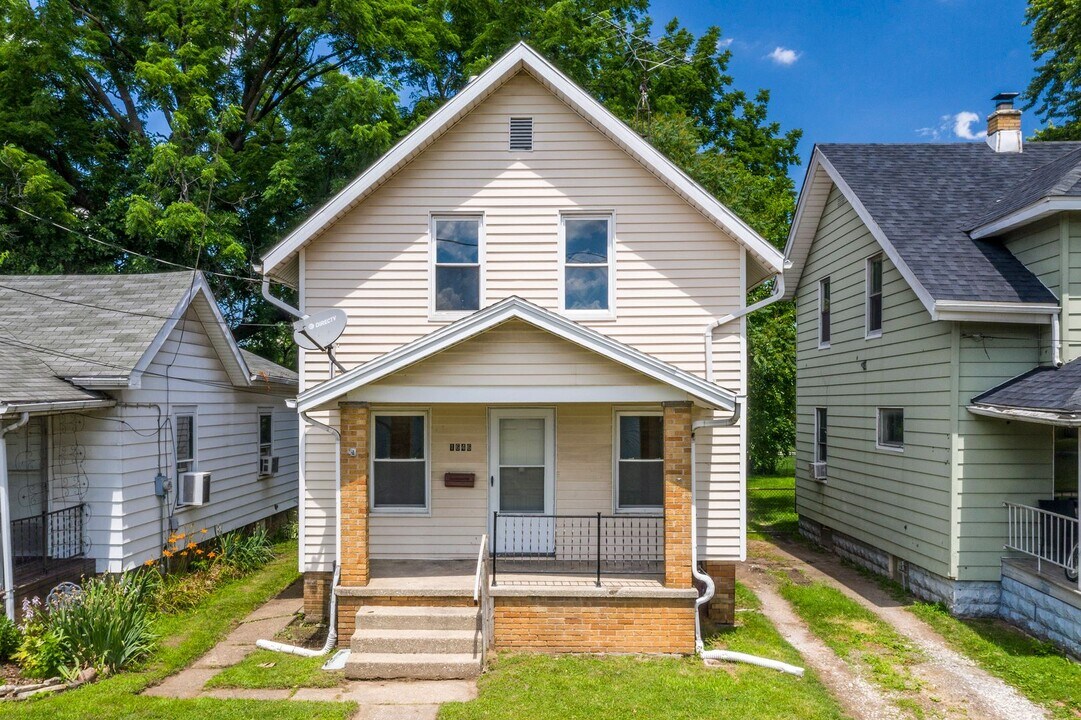 1646 Shady Dr in Toledo, OH - Building Photo