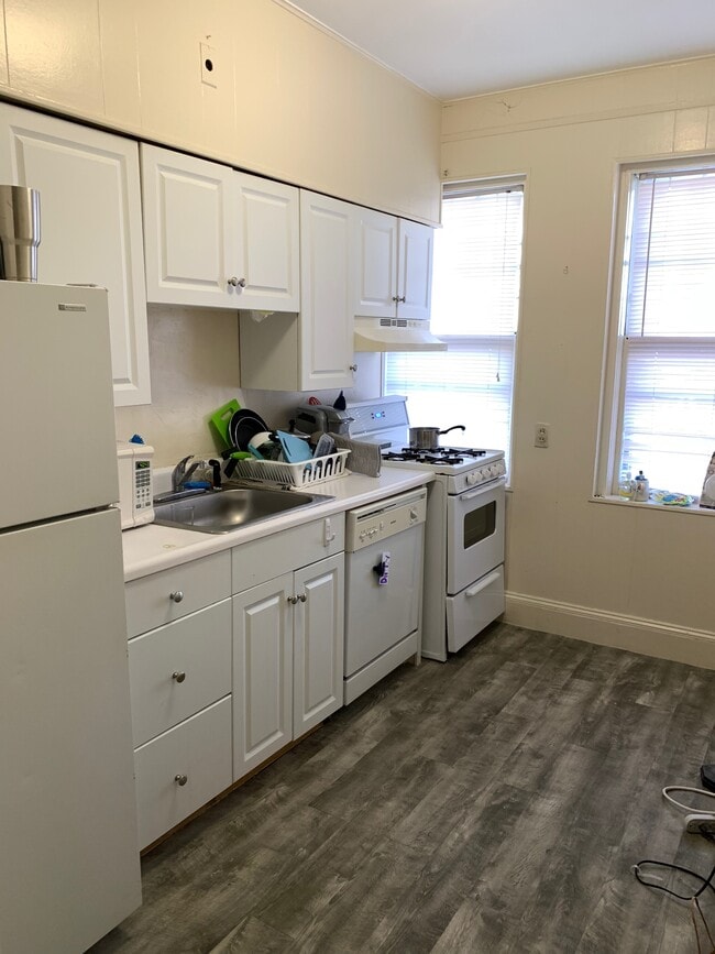 1999 Commonwealth Ave, Unit 25