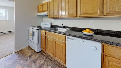 Oakwood Apartments in Upper Darby, PA - Building Photo - Interior Photo