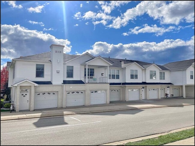 238 Adams Pointe Blvd, Unit 4 in Mars, PA - Building Photo - Building Photo