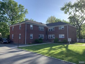 171-183 Fort Lee Rd-Unit -181-2B in Teaneck, NJ - Building Photo - Building Photo