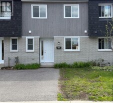 2976 Olympic Way in Ottawa, ON - Building Photo