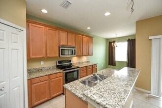 3716 Parkridge Cir in Sarasota, FL - Building Photo - Building Photo