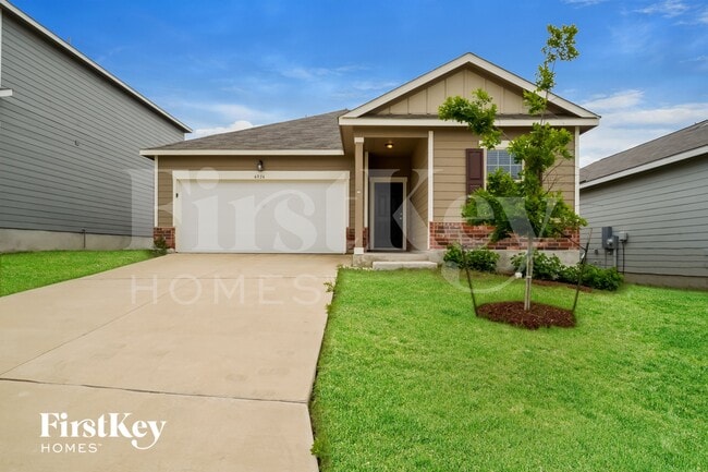 property at 4934 Hallies Gdn