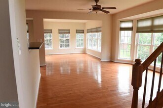 12181 Caldicot Ln in Fairfax, VA - Building Photo - Building Photo