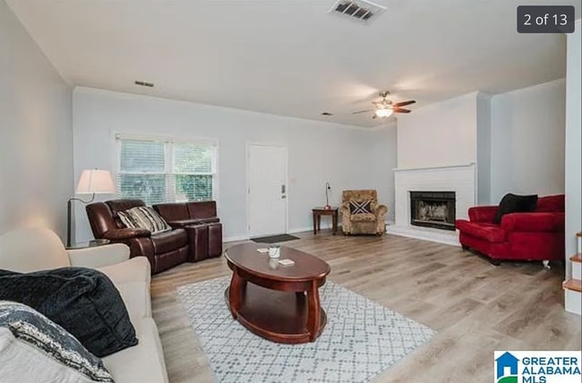 218 Carl Nichols Dr in Pelham, AL - Foto de edificio - Building Photo