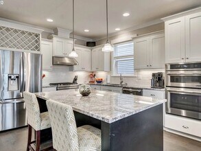 2518 SE 58th Ave in Portland, OR - Building Photo - Building Photo