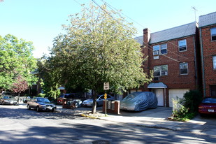 4215-4223 Saull St Apartments