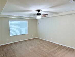 1137 Sax Fifth Ave in Henderson, NV - Foto de edificio - Building Photo