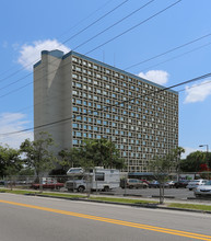 Hogan Creek Towers in Jacksonville, FL - Foto de edificio - Building Photo