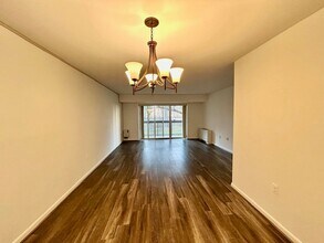 10300 Westlake Dr in Bethesda, MD - Building Photo - Building Photo