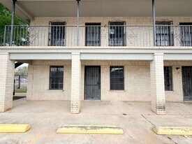 2603 Palo Blanco St in Laredo, TX - Building Photo