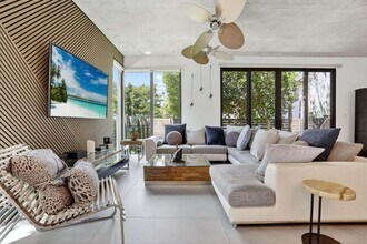 925 NE 6th St in Fort Lauderdale, FL - Building Photo - Building Photo