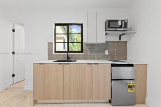 2442 SW 3rd St in Miami, FL - Building Photo - Building Photo