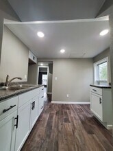 303 W Cherry St, Unit Upstairs in Mt. Pleasant, MI - Foto de edificio - Building Photo