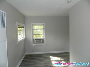 2826 Oxford St in Des Moines, IA - Building Photo - Building Photo