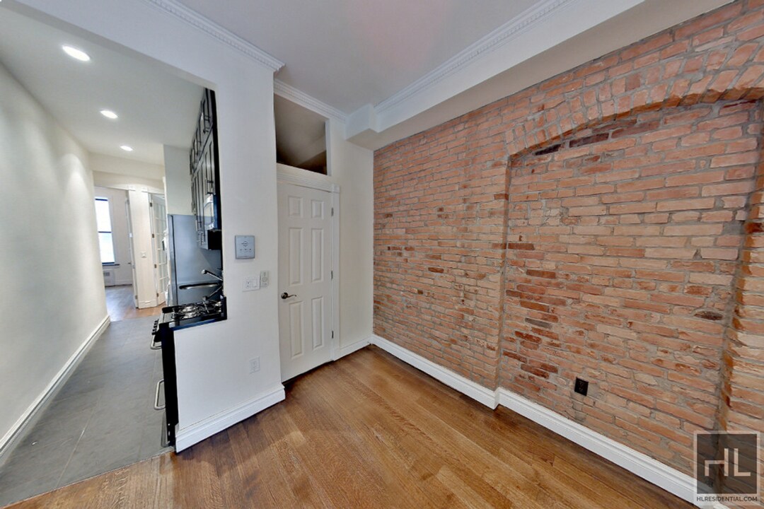 W 51ST ST. in New York, NY - Building Photo
