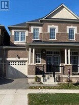 3041 Hibiscus Gardens in Oakville, ON - Building Photo