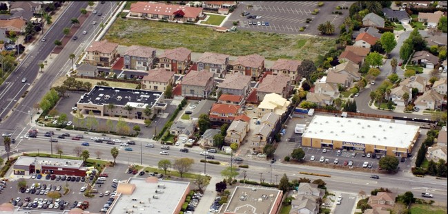 Decoto Villas in Fremont, CA - Foto de edificio - Building Photo