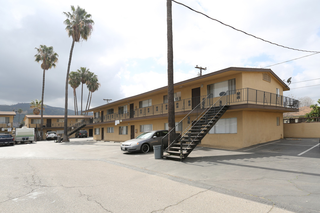 Harvard Estates in Santa Paula, CA - Building Photo