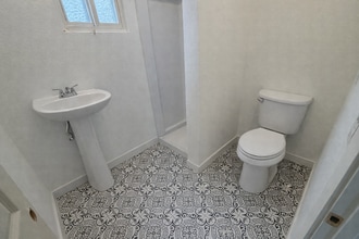 2132 W 84th Pl in Los Angeles, CA - Building Photo - Building Photo